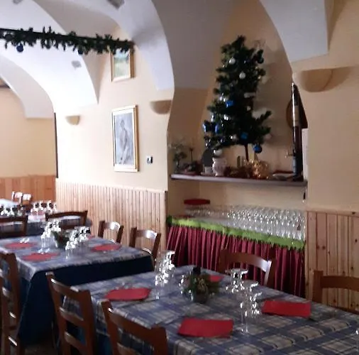Trattoria Bar Pace Pensión Re